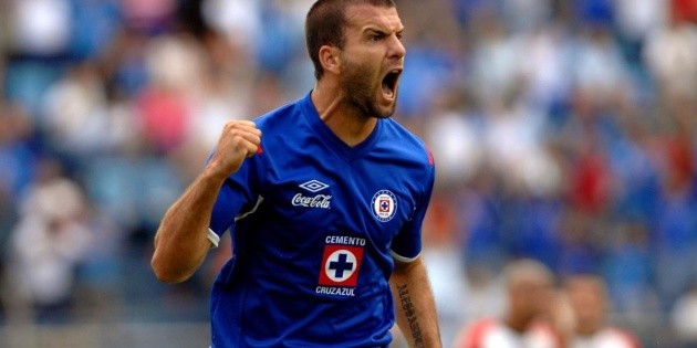 Emanuel Villa is a reforzar in Cruz Azul para Guard1anes 2021