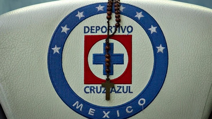 La insignia actual de Cruz Azul.
