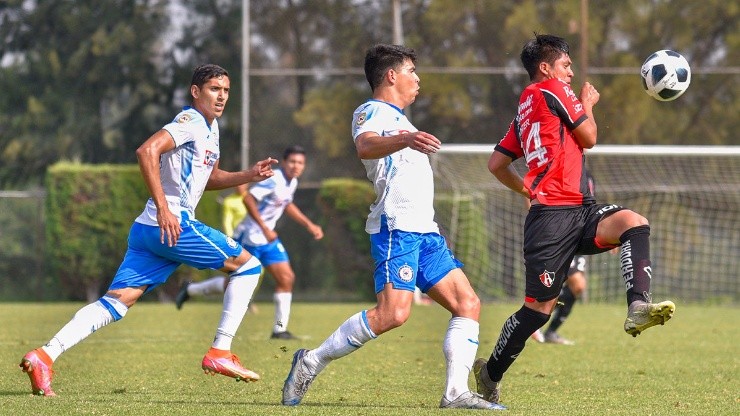 El 'Quick' Mendoza fue titular con Cruz Azul Sub-20 frente a Atlas; Josué Reyes entró de cambio.