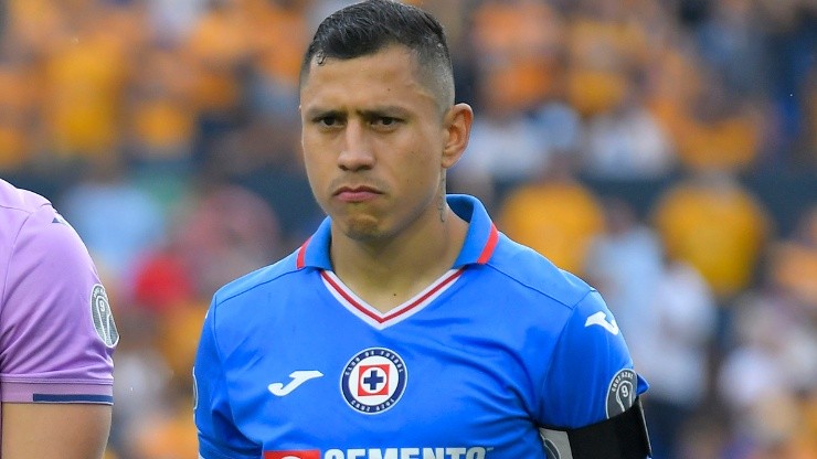 El Cata Domínguez es el capitán de Cruz Azul en ausencia de Jesús Corona.