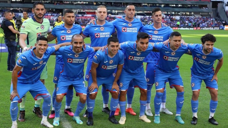 Cruz Azul recibe a Pumas en la Jornada 11 casi con equipo completo.