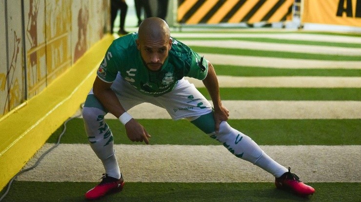 Matheus Dória en un partido con el Santos